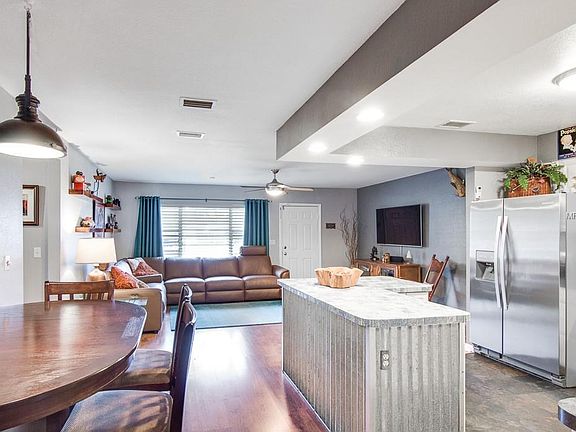 4th image of 106 Terrace Dr SE