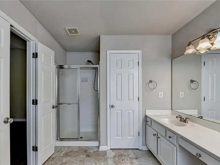 565 Alstonefield Dr — Photo 40