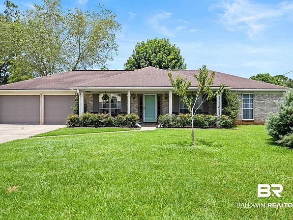 3rd image of 53 Magnolia Cir N