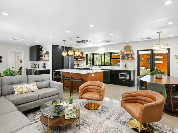 2110 President Pl, Costa Mesa, CA 92627