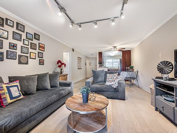 3rd image of 21520 Burbank Blvd APT 216
