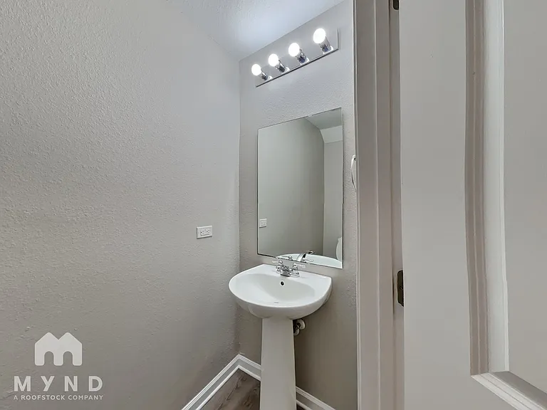 785 Henley Ct — Photo 8