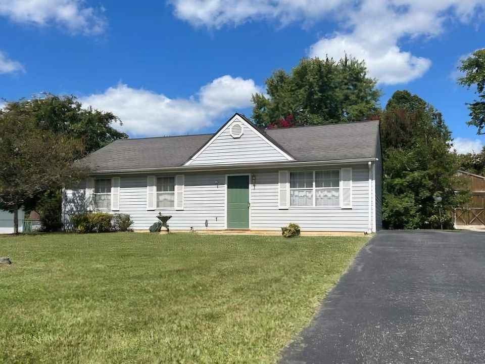 1st image of 669 Jefferson Woods Dr