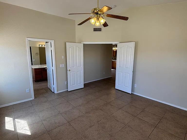 12721 W Palm Ln — Photo 10