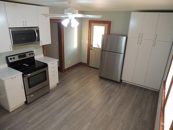 Kitchen (front)