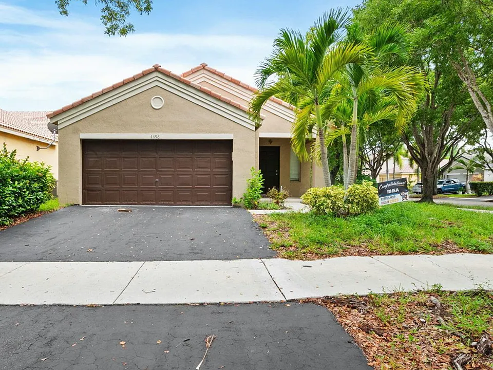 4498 Dogwood Cir