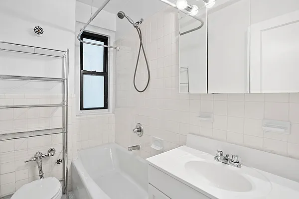 Rented by Douglas Elliman | media 15