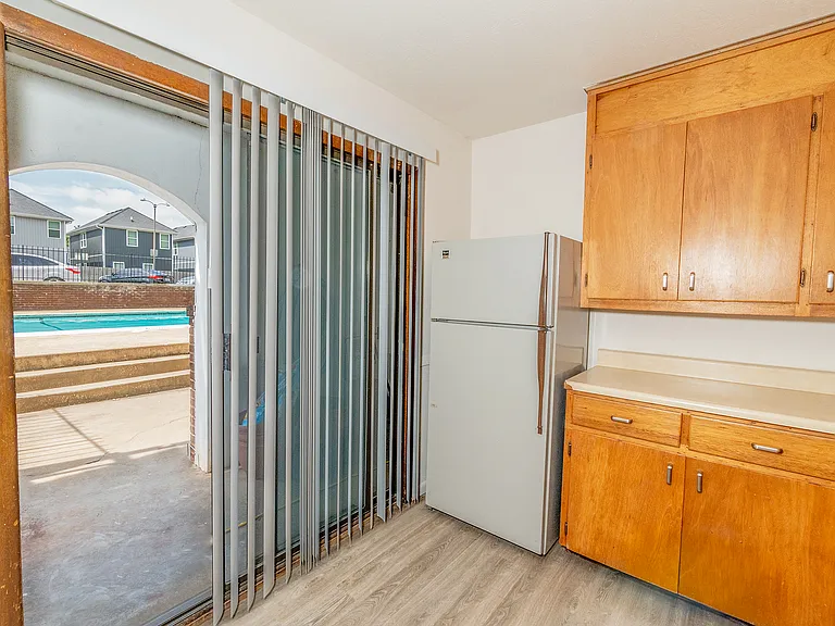Studio Access to Pool
