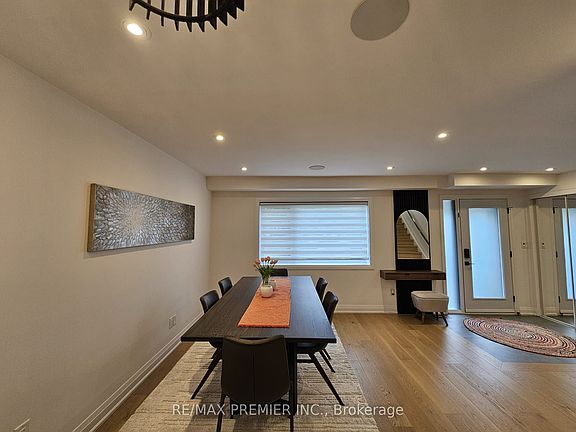 5th image of 11 Edison Cir