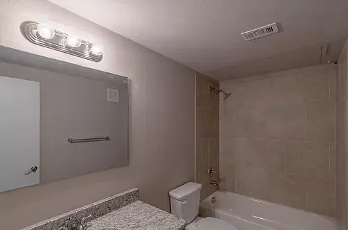 506 Hazelwood St #1 — Photo 10