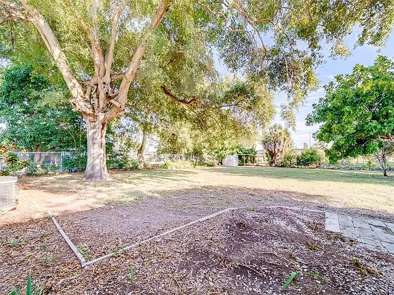 10802 Mohawk Rd — Photo 33