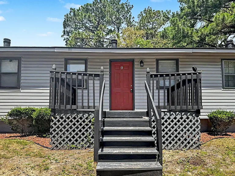 200 Bull Run Street — Photo 1