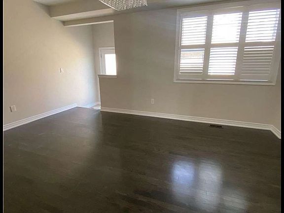 3rd image of 20 Ledger Point Cres