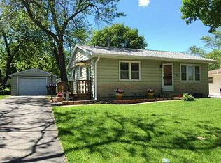 751 Gateway St NE, Cedar Rapids, IA 52402