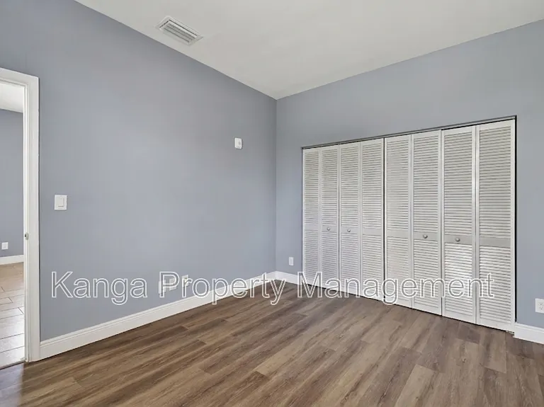 1401 Division Ave #206 — Photo 8