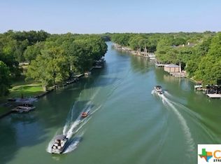 526 Blue Heron Ln, Mcqueeney, TX 78123