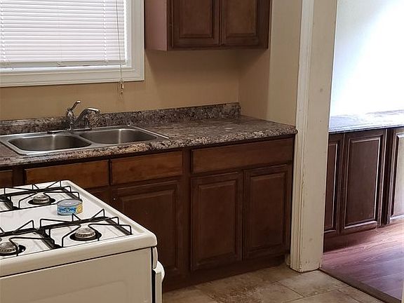 3rd image of 1170 Campus St