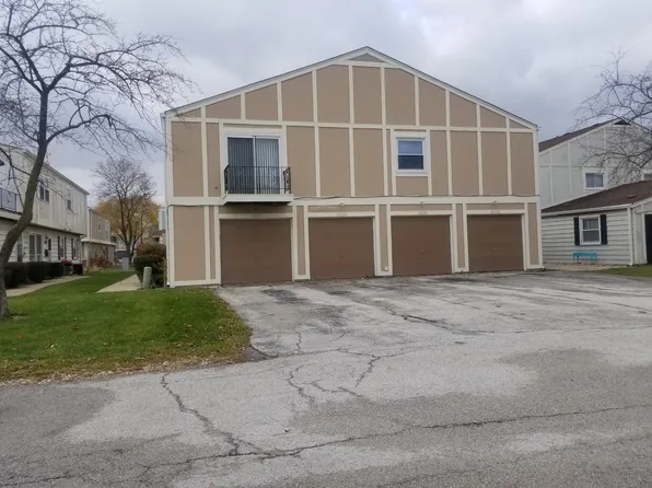 20118 Willow Dr, Lynwood, IL 60411