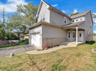 19820 W West Shore Dr, Mundelein, IL