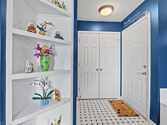 3rd image of 6121 Hedgecock Cir APT 2C