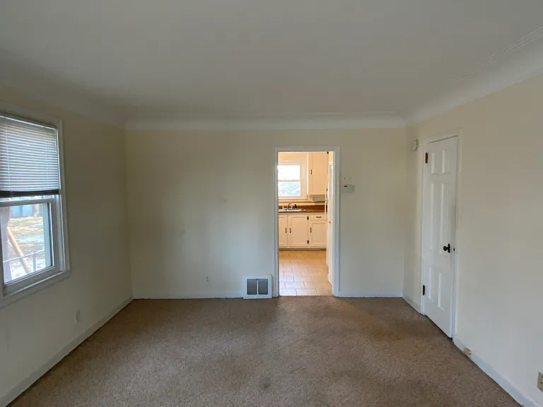 2 bed, 1.0 bath, 938 sqft, $1,275 — Photo 8