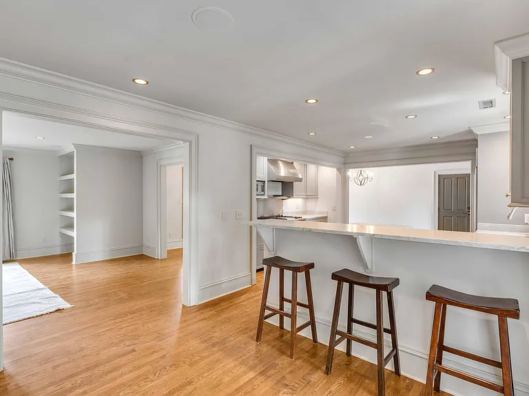 618 Pelzer Dr — Photo 10