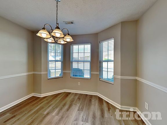 4th image of 1404 Deer Creek Ct
