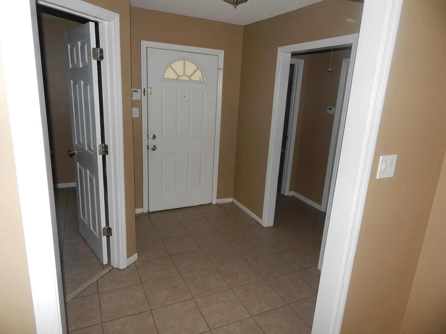 3 Bedroom Home in the Hamilton Point Subdivision — Photo 4