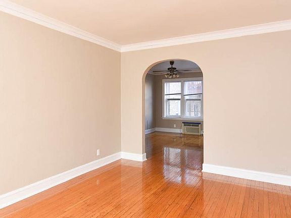 5th image of 1424 W Thome Ave APT 1C