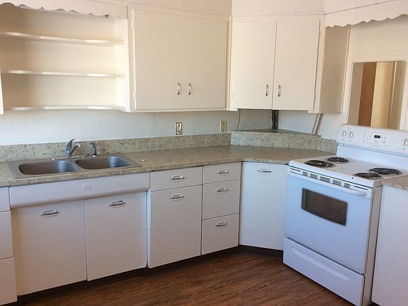 2nd image of 824 3rd Ave W #1