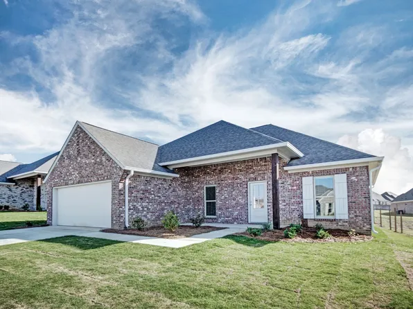 119 Southern Pine Dr, Canton, MS 39046