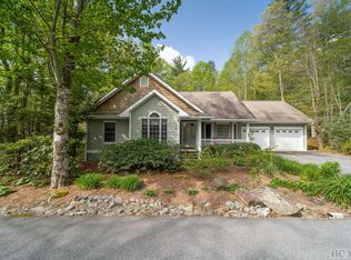 41 Stonecreek Xing, Sapphire, NC 28774