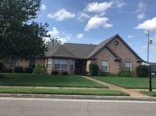 6340 Ragan Farm Dr, Memphis, TN 38141