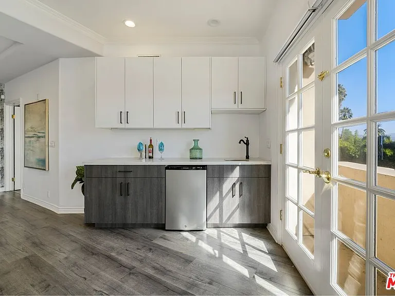 1278 S Camden Dr #202 — Photo 4