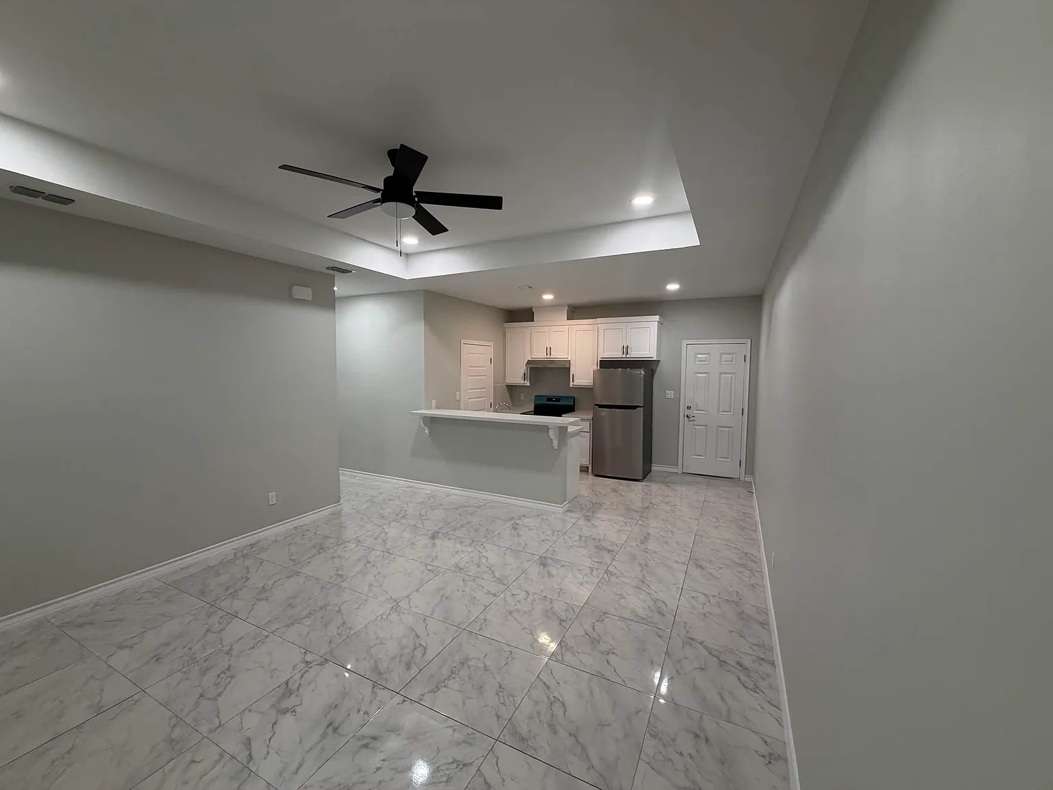 2 bed, 930 sqft, $1,100 — Photo 1