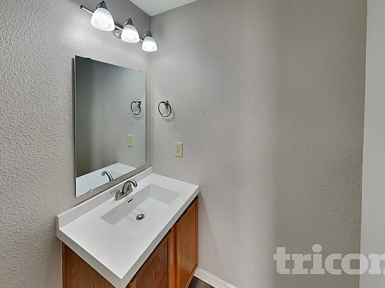 8039 Retreat Ln — Photo 7