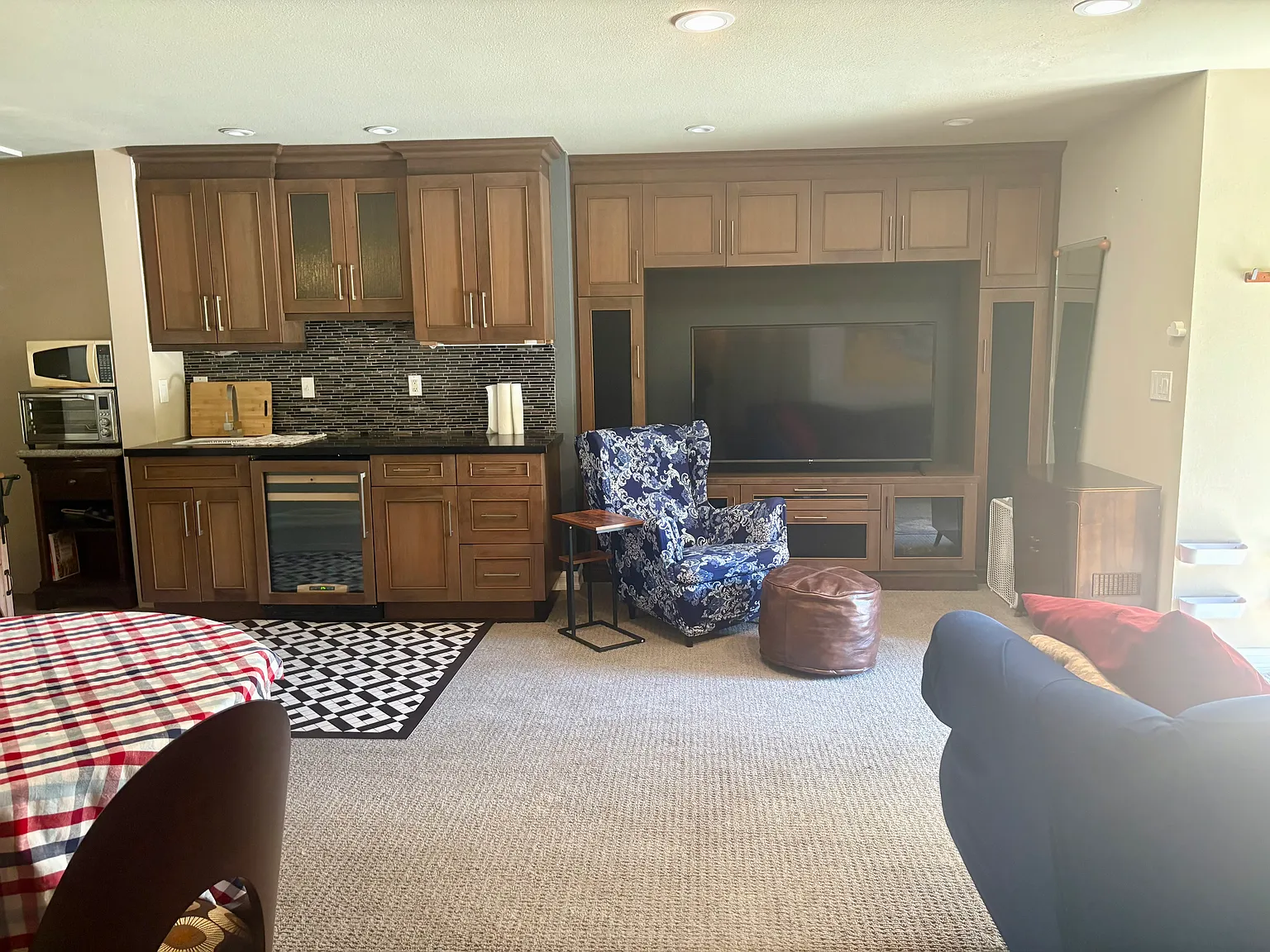 2 bed, 800 sqft, $2,000 — Photo 3