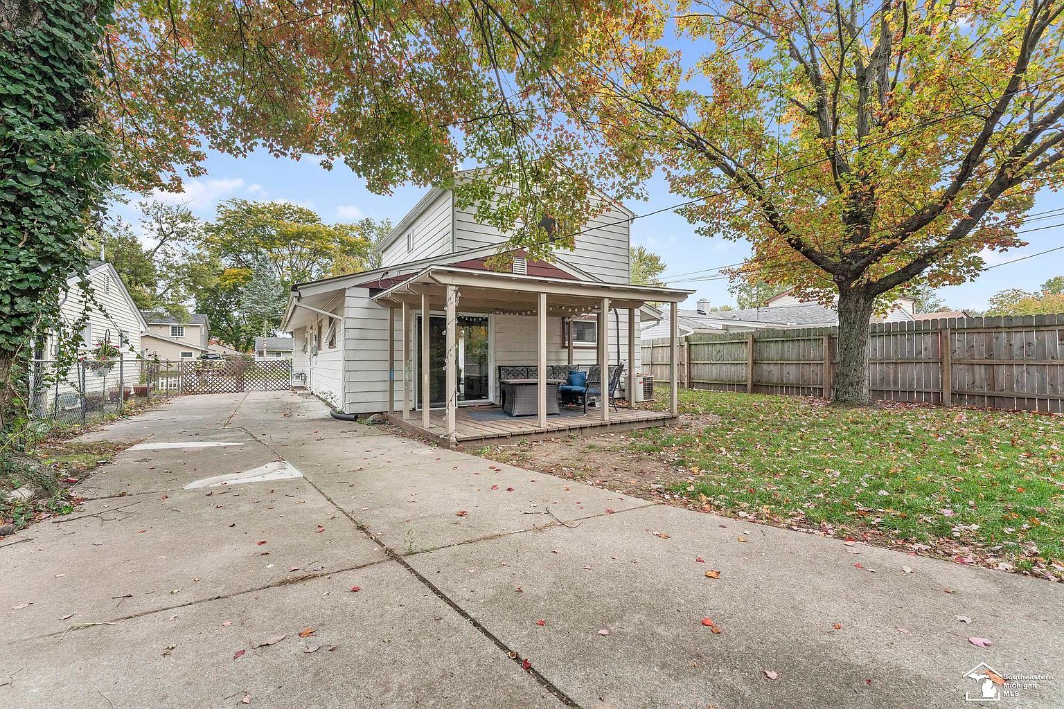 35851 Hazelwood St, photo 23