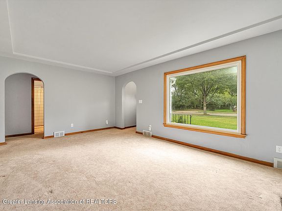 4th image of 1277 Marigold Ave