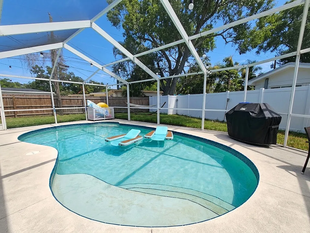 3 bed, 1450 sqft, $3,970 — Photo 2