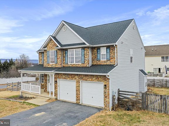 3rd image of 122 Tather Dr