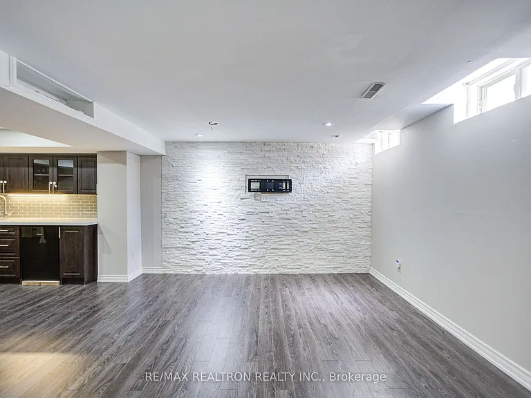 2365 Bur Oak Ave — Photo 32