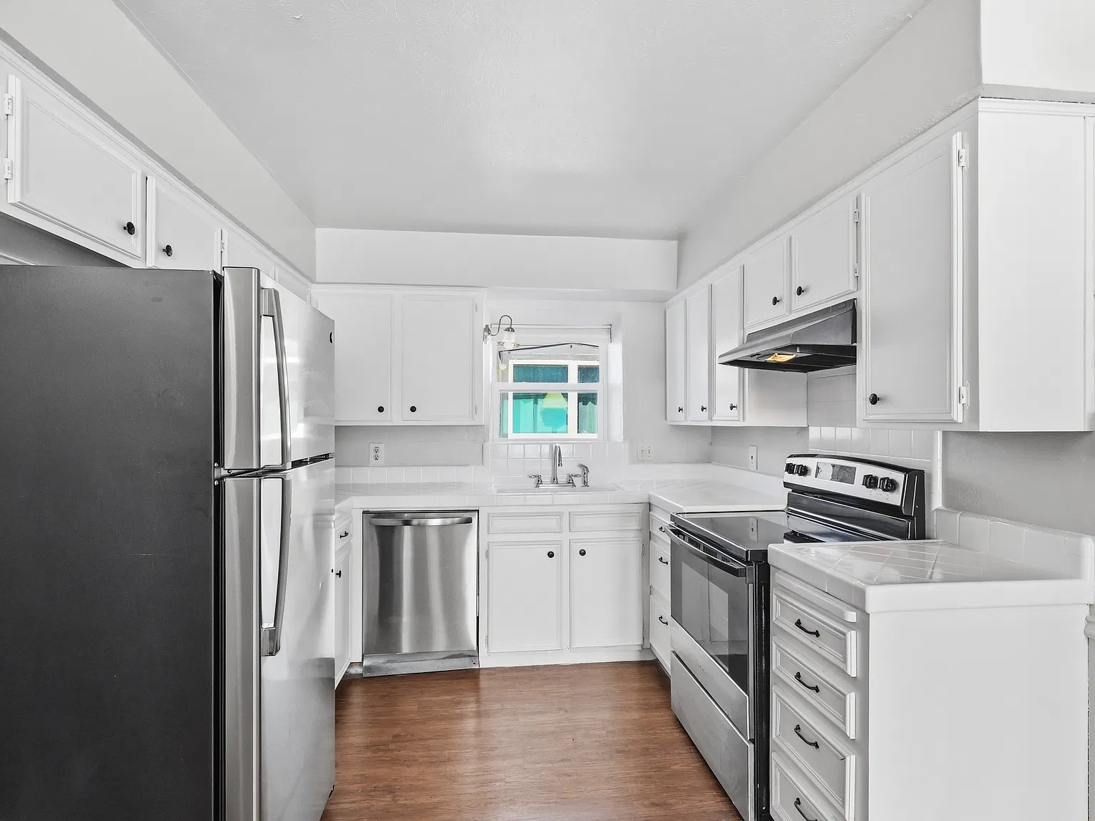 225 Bryan St — Photo 1