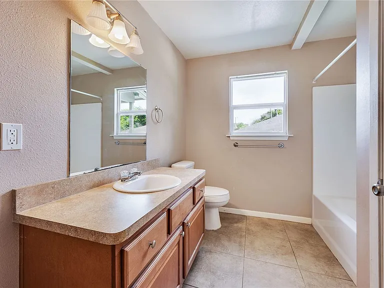1803 S College Ave — Photo 12