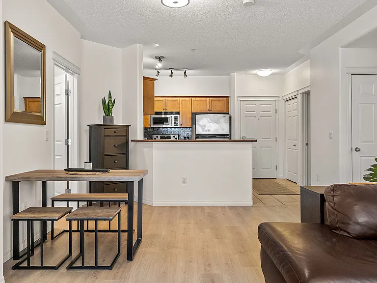 60 24th Ave SW #207 — Photo 5
