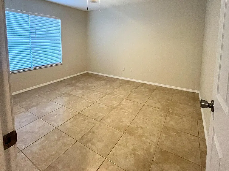 2030 SE Watercrest St — Photo 17