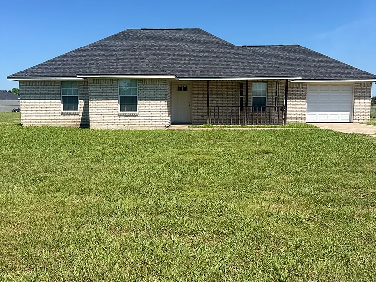 443 Green Acres Dr — Photo 1