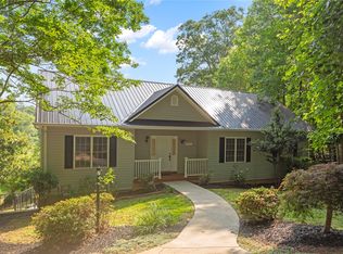 204 Lakeside Dr, Walhalla, SC 29691