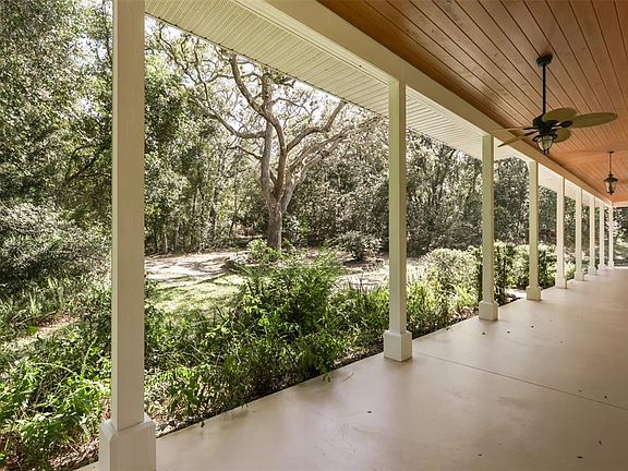 4th image of 1685 MANOR WAY
