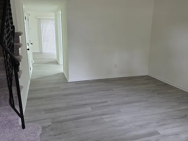 1159 Adams Ct — Photo 4